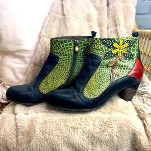 L'artiste booties